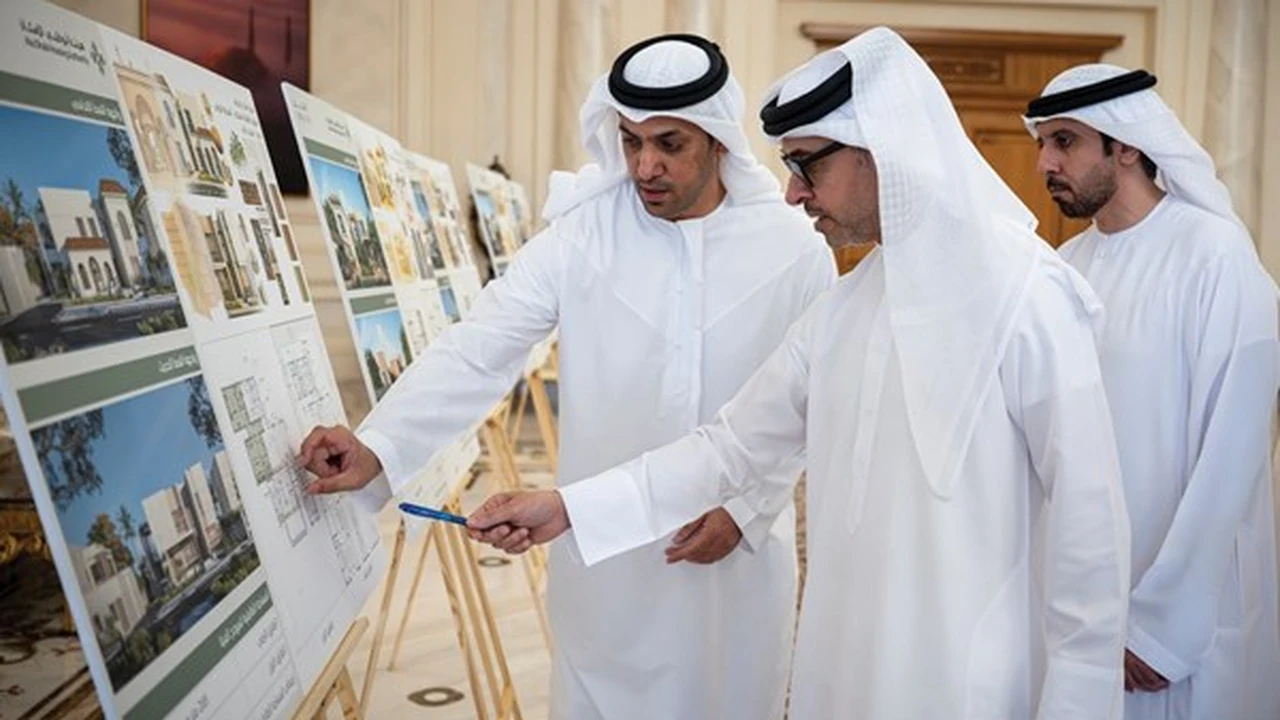 هزاع بن زايد يتابع سير ومستجدات المشاريع والبرامج السكنية في منطقة العين